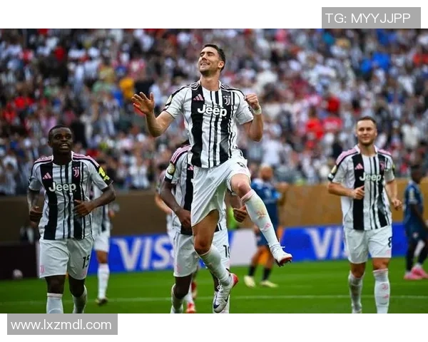 西甲焦点战巴萨与尤文图斯握手言和神奇扑救成比赛亮点分析